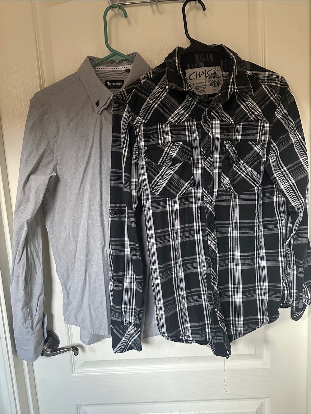 2 pcs Boys’ Button-Down Shirts - size M